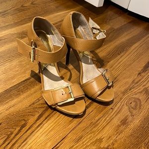 Pre Loved - MICHAEL Michael Kors Buckle Sandals - Size 8.5